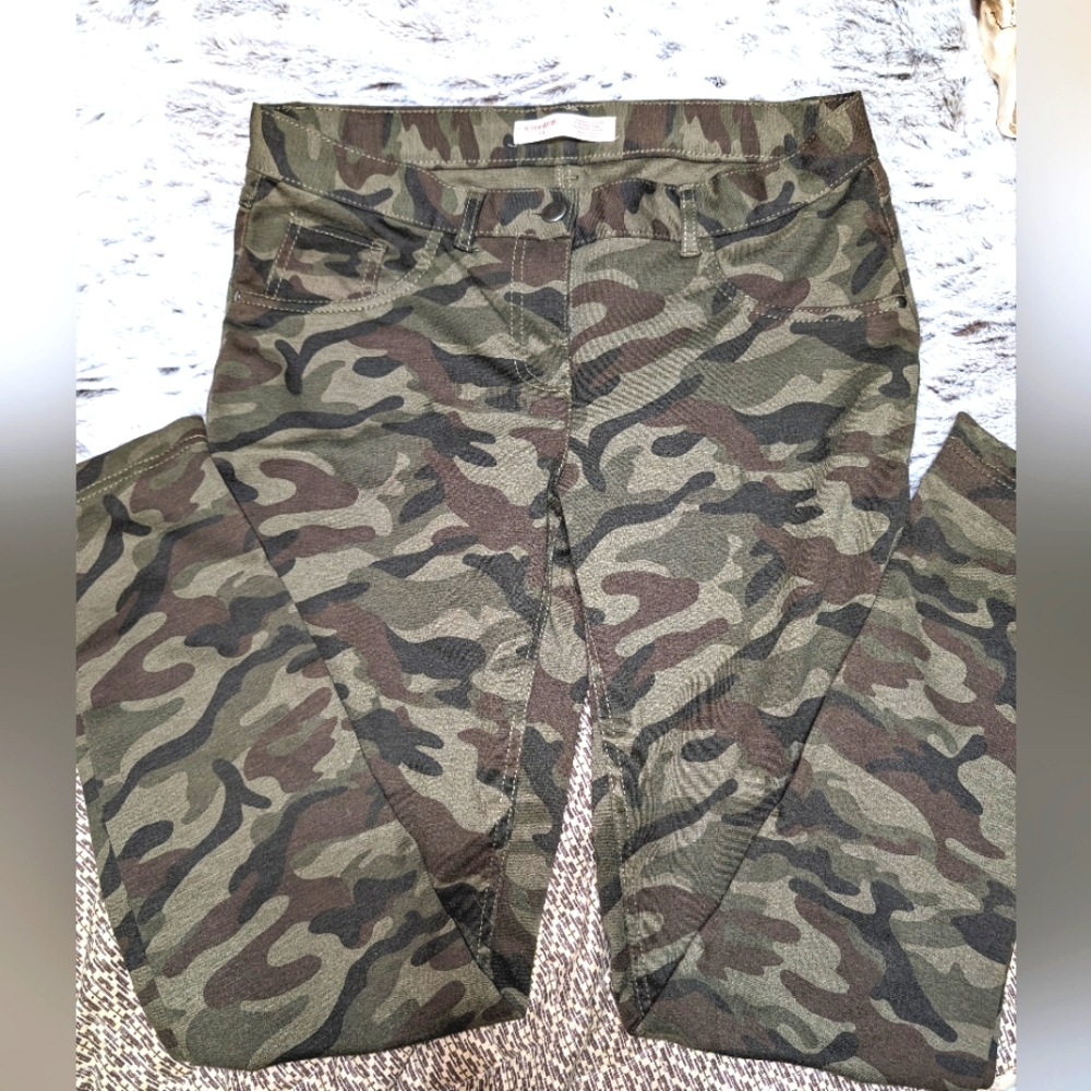 🌿No Boundaries Camo Pants🌿
